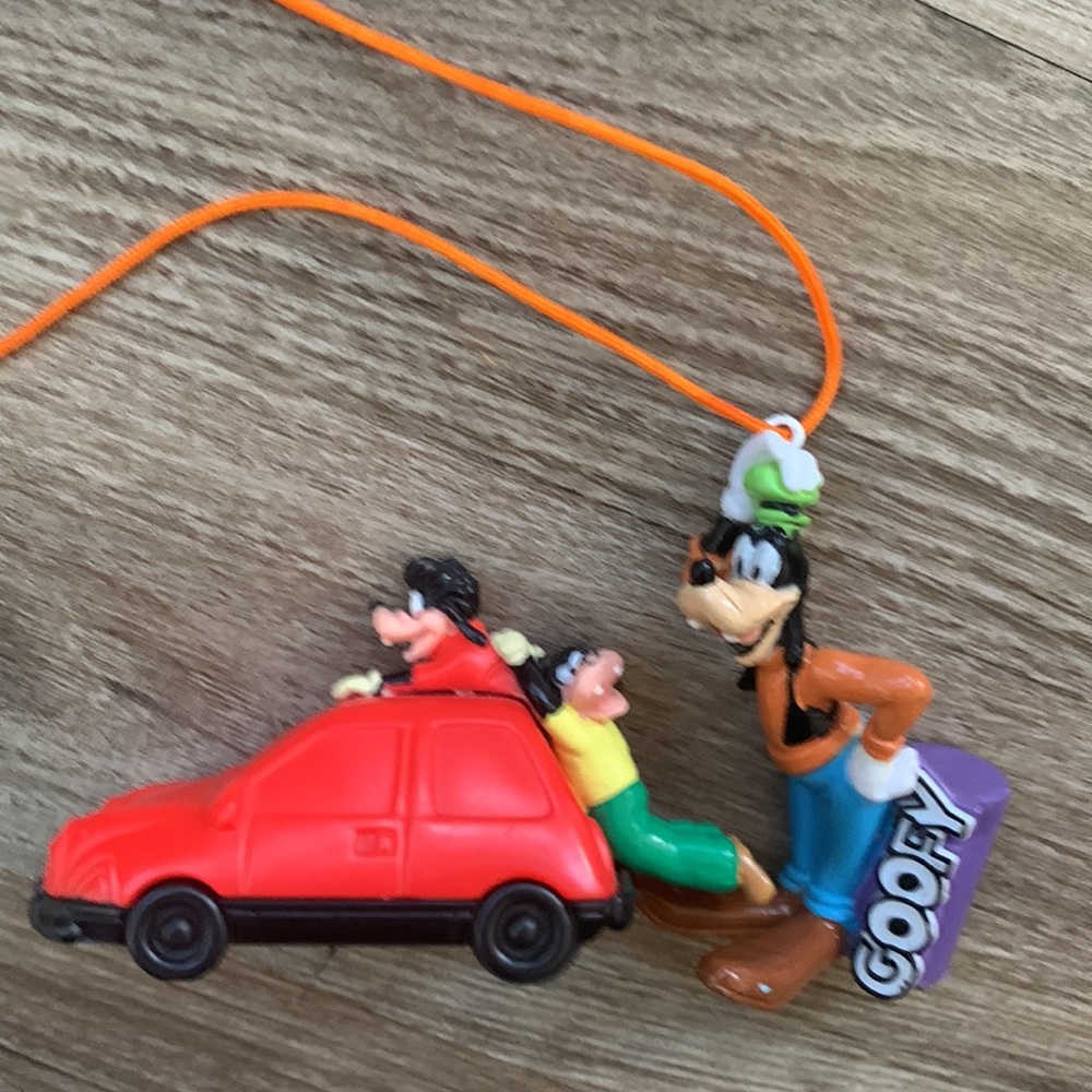 Burger King Goofy Pull Back Car plus Goofy Necklace figurine